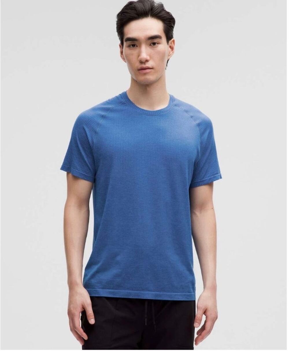 Lululemon Men's Metal Vent Tech Short Sleeve Shirt Blue Large